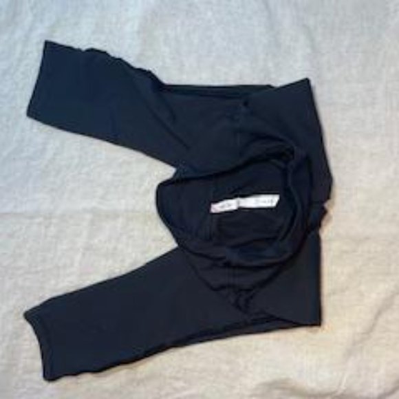 Lululemon Cropped Black Leggings - Picture 6 of 9